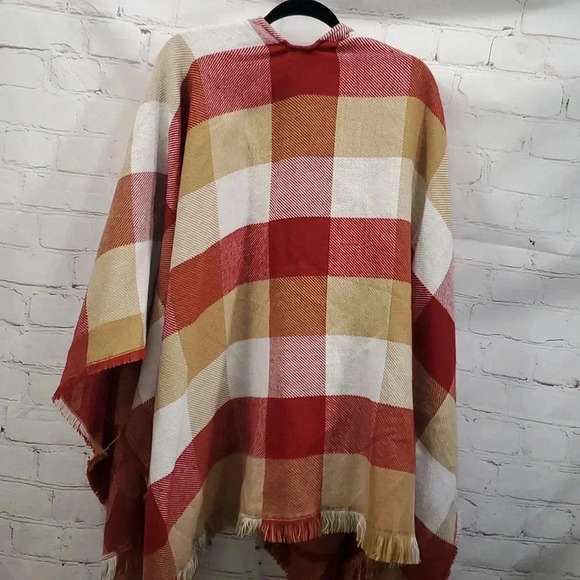Soft Surroundings Buffalo Wrap Shawl Red Beige Check - Picture 9 of 9